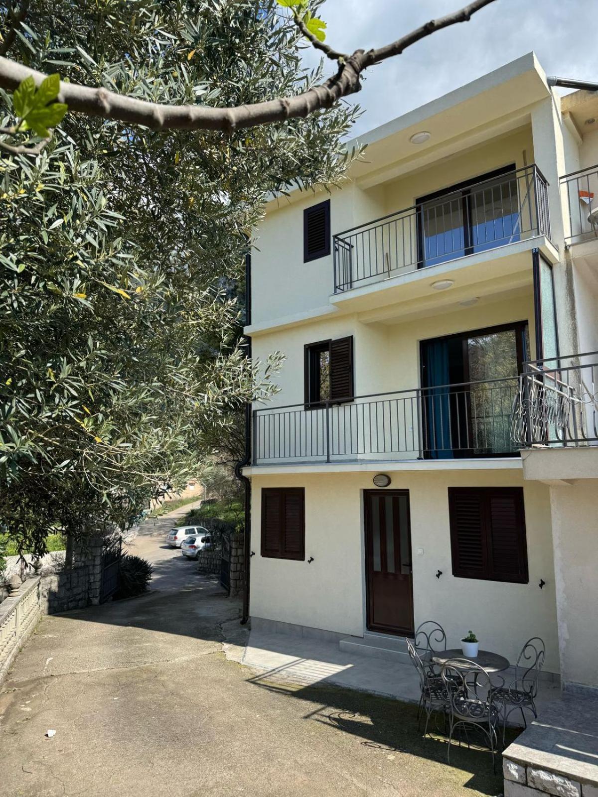Apartament Midpoint Kotor Zewnętrze zdjęcie