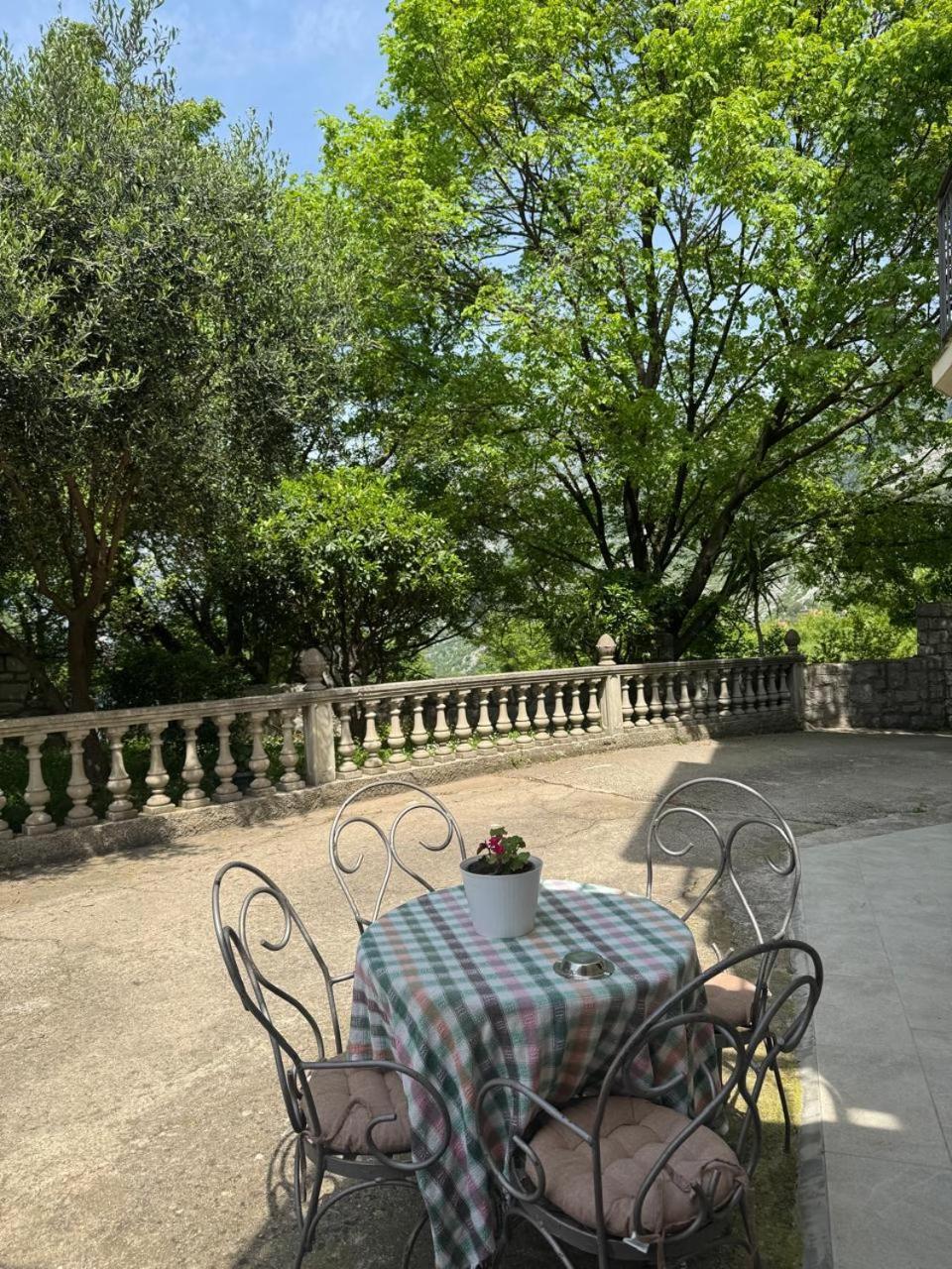 Apartament Midpoint Kotor Zewnętrze zdjęcie