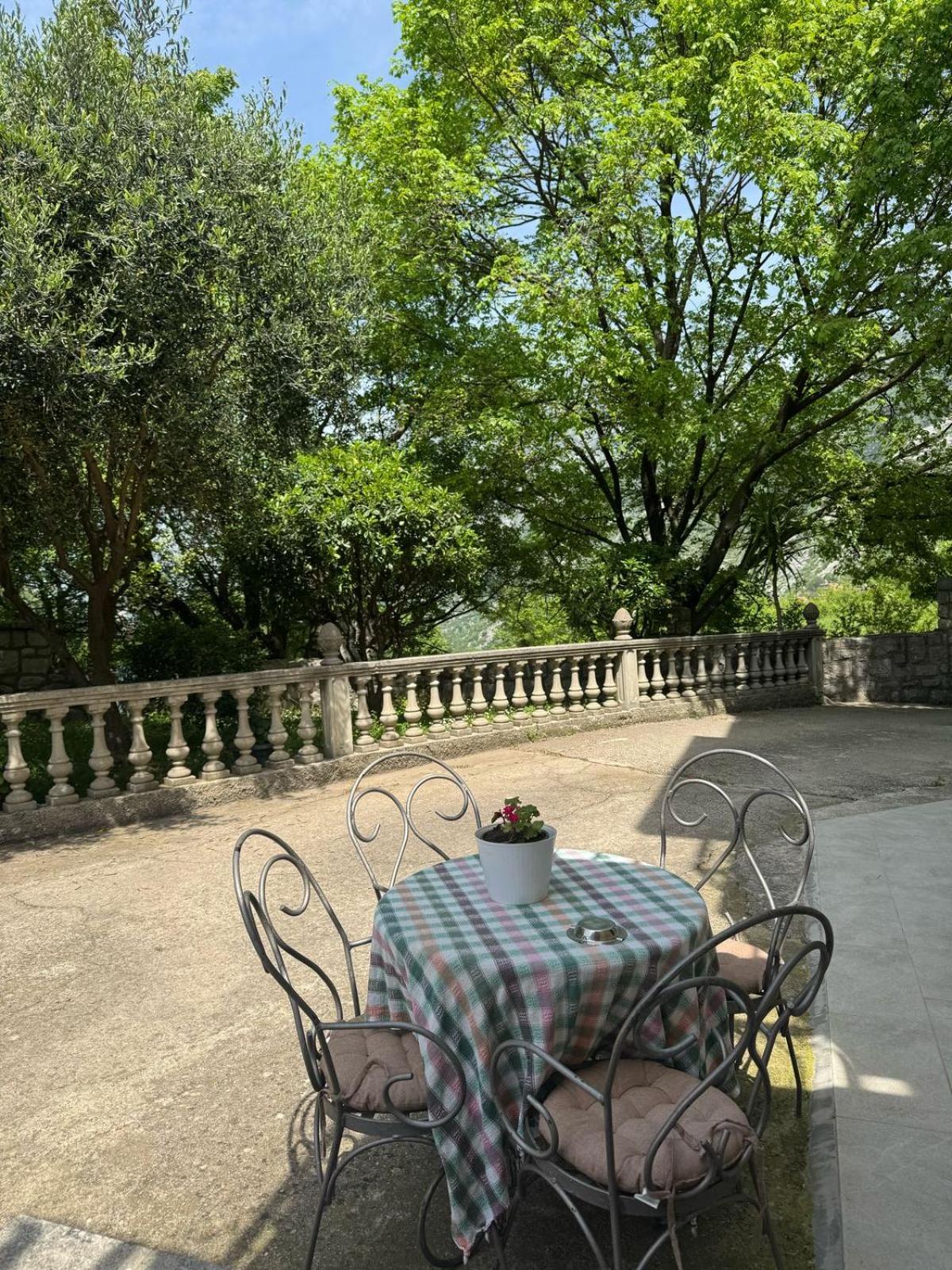 Apartament Midpoint Kotor Zewnętrze zdjęcie