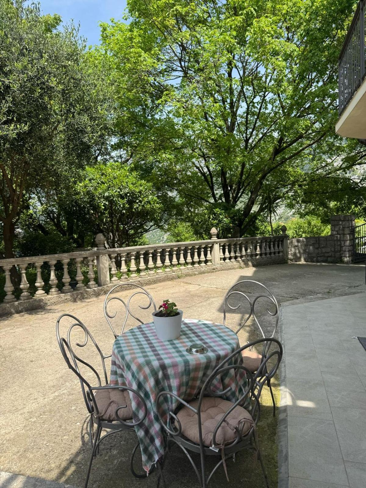 Apartament Midpoint Kotor Zewnętrze zdjęcie