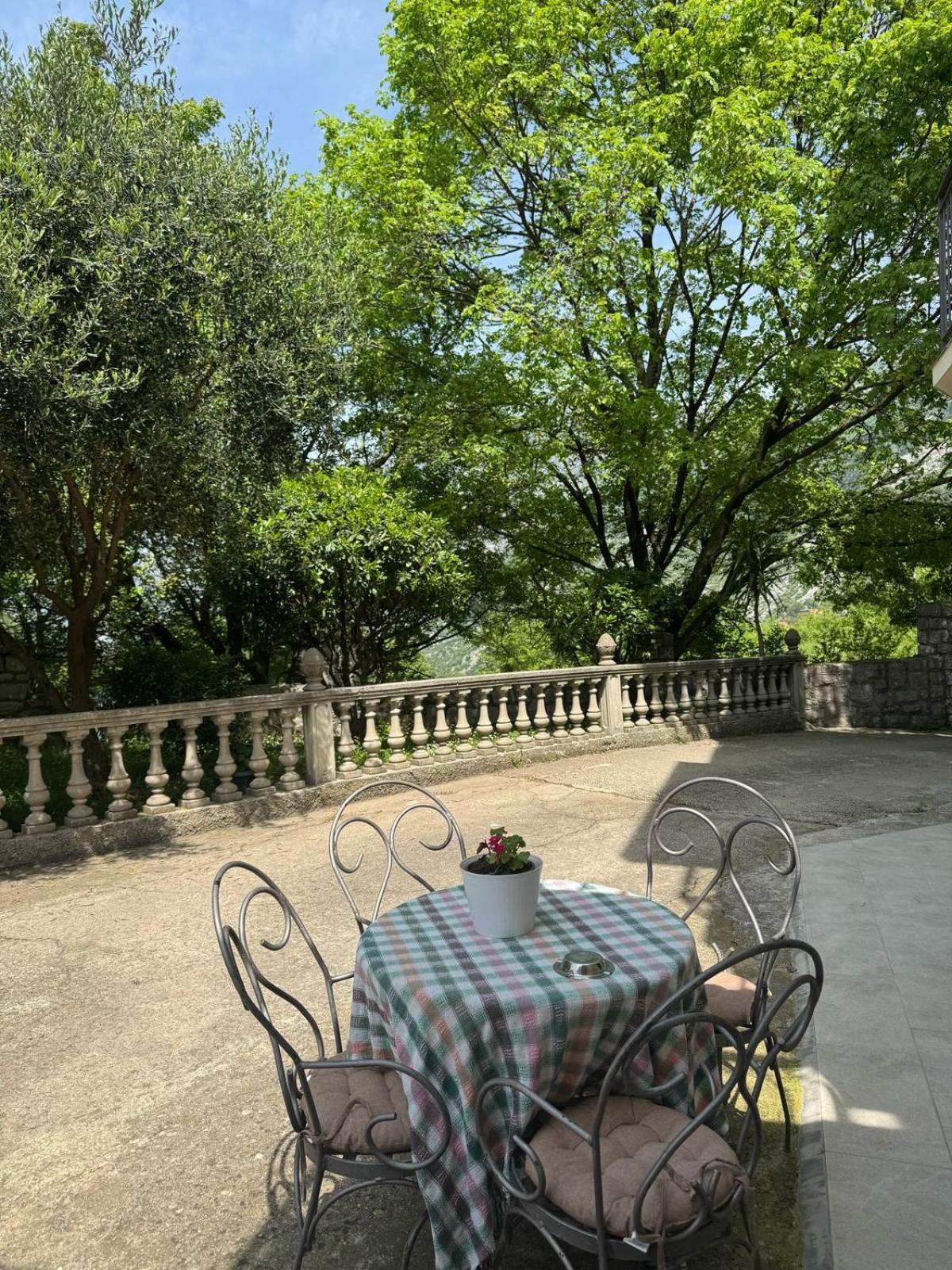 Apartament Midpoint Kotor Zewnętrze zdjęcie